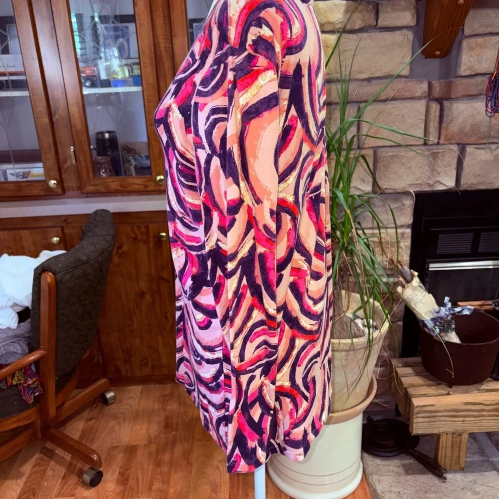 DAISY FUENTES MY FAVORITE TEE SIZE 2X LONG SLEEVE MULTICOLORED SWIRL PATTERN TOP